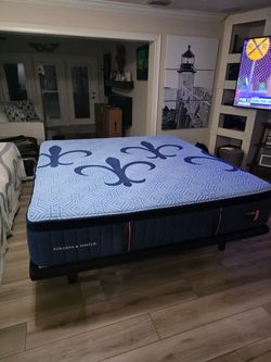 Stearns & Foster King Lux Hybrid Mattress