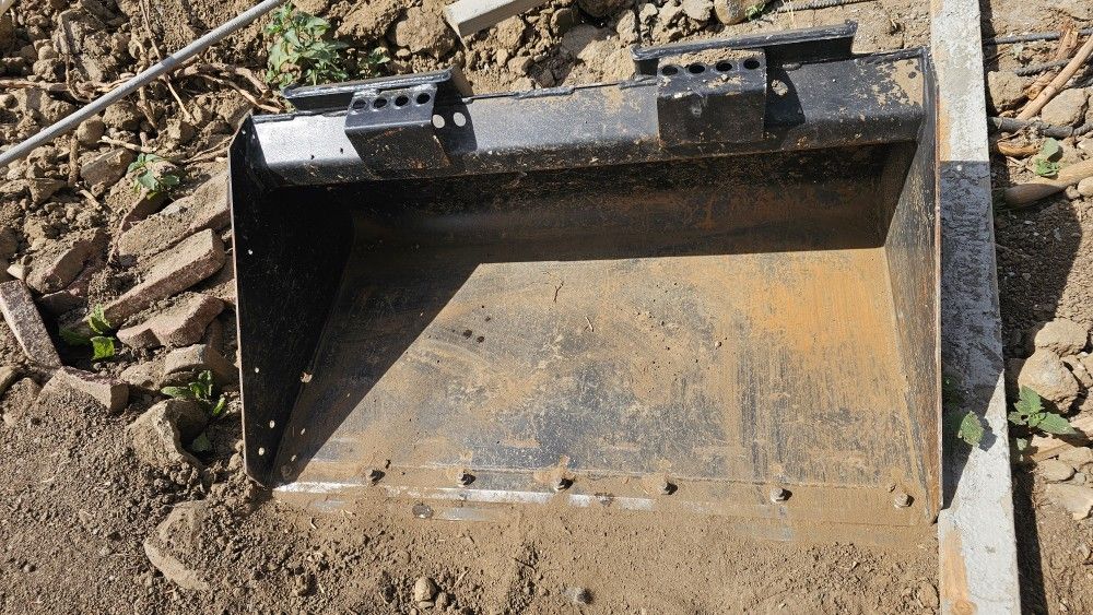 44 inch skid steer bucket For Sale $750