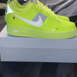 Nike Air Force 1 Low Utility Volt 2 Men’s Size 9