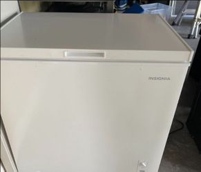 Insignia 7 cu freezer