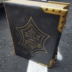 Vintage Holy Bible