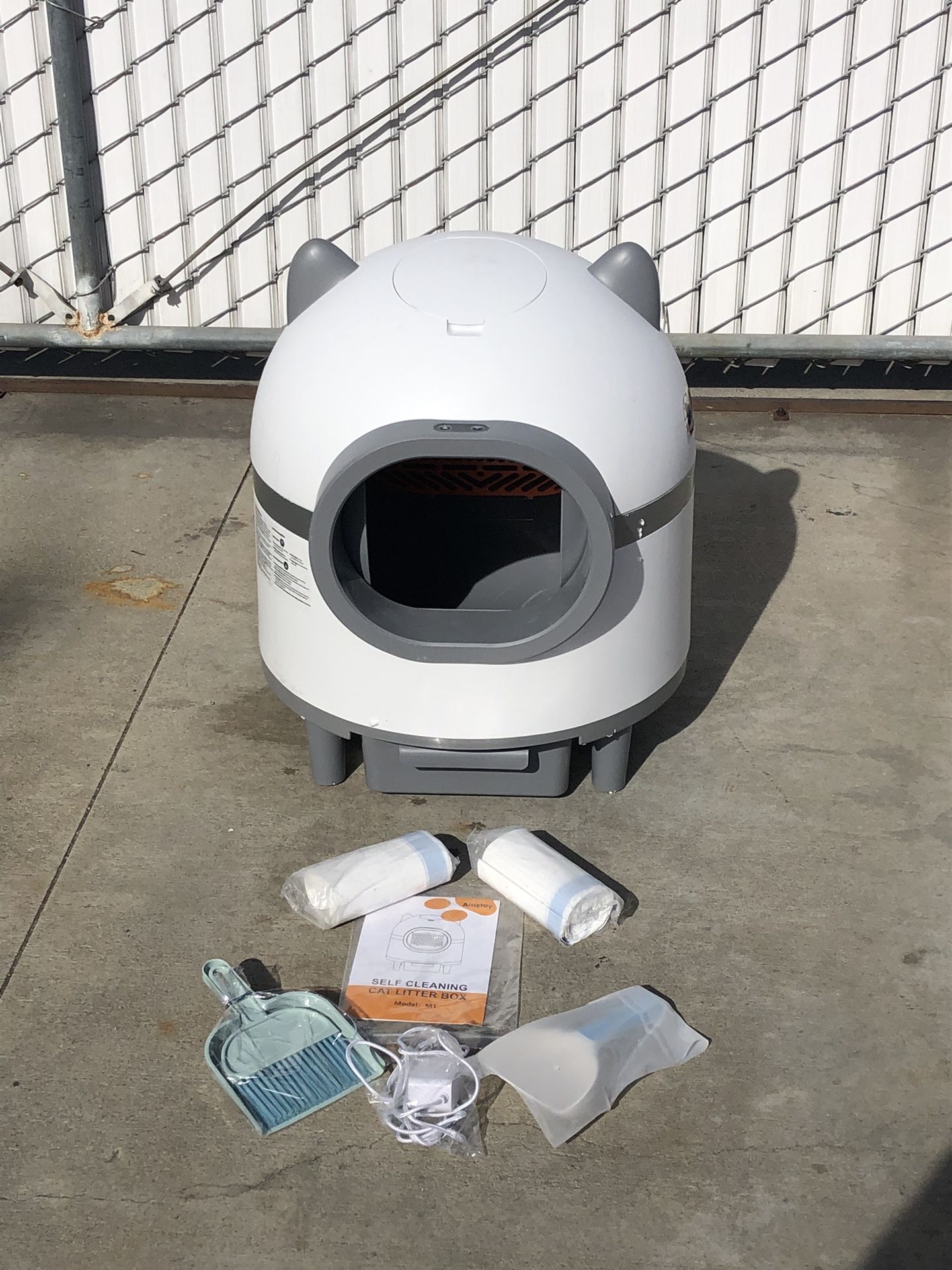 Amztoy Smart Cat Self Cleaning Litter Box M1