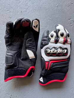 Dainese Carbon D1 motorcycle gloves