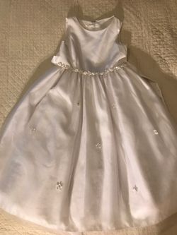Child size 7 White dress, communion dress, flower girl dress for wedding