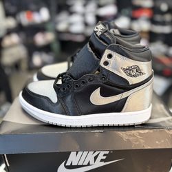 Jordan 1 “Satin Shadow” Size 6w / 4.5y