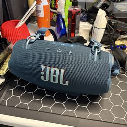 JBL XTREME4 speaker