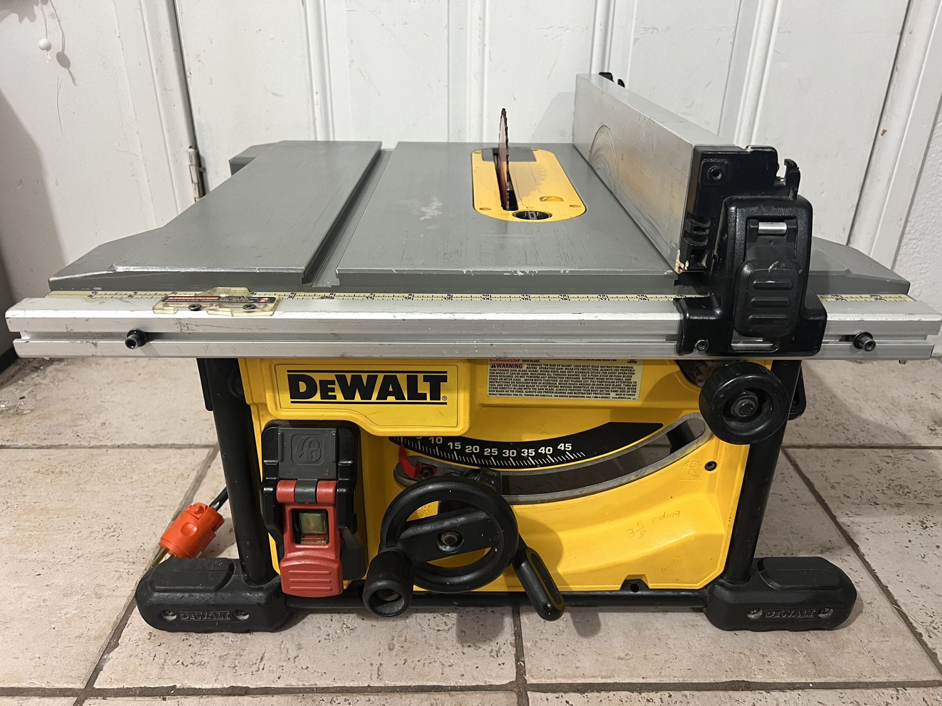 Dewalt table saw, Good condition, Work perfectly