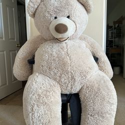 5ft Plush Teddy Bear - Valentines Day 