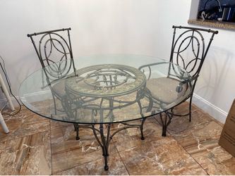 Dining table & 4 chairs