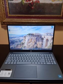 HP Pavilion 15.6" Ryzen 7 Pro 5700U 16GB RAM 512GB Mvn2***Great