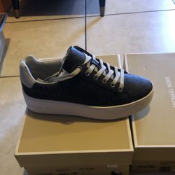 SIZE 6 AND 7 MICHAEL KORS GRAFFITI MK BRAND BRAND NEW