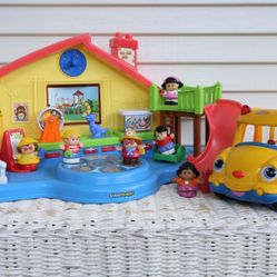 Fisher Price Little People School Set #1 - Cute Interactive Buttons, Spinners, Music, School Bus, Teacher, Bus Driver (Sounds Work!)