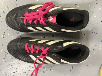 Soccer Cleats Size 4