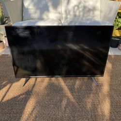 Toshiba - 43" Class (42.5" Diag.) - LED - 2160p - with Chromecast Built-in - 4K Ultra HD TV