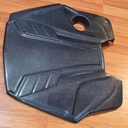 CARBON FIBER ENGINE COVER FOR 2017 2018 2019 2020 2021 2023 INFINITI Q60 OR Q50 VR30 ENGINE. 

Excellent condition with no damage... 