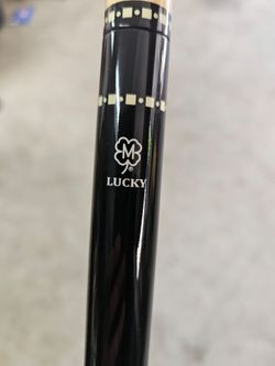 McDermott pool cue stick plus carry case