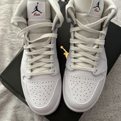 AIR JORDAN 1 MID PI WHITE/MIDNIGHT NAVY BLANC/MARINE MINUIT 95 JORDAN