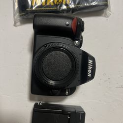 Nikon D40 6.1MP Digital SLR Camera