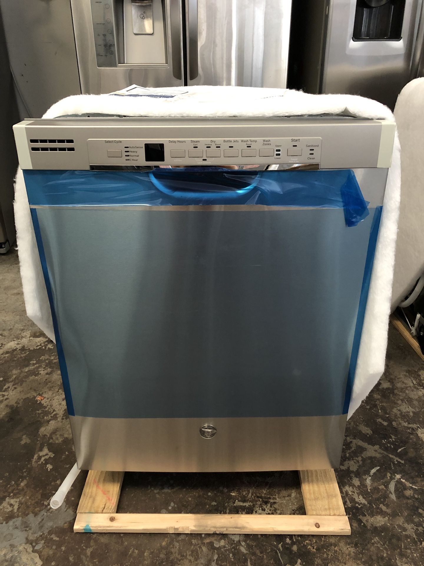 Dishwasher GE GDF630PSMSS (brand new)