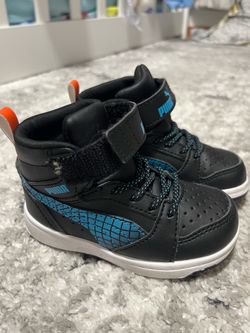 Puma shoes size 5 toddler