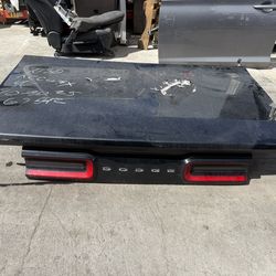 2015 - 2017 Dodge Challenger Trunk Lid Tailgate W/Taillight