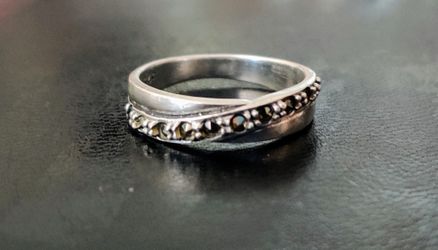 Sterling Silver CW 925 Band with small Marcasite in Crescent Design Stamped CW925 Size 7.75