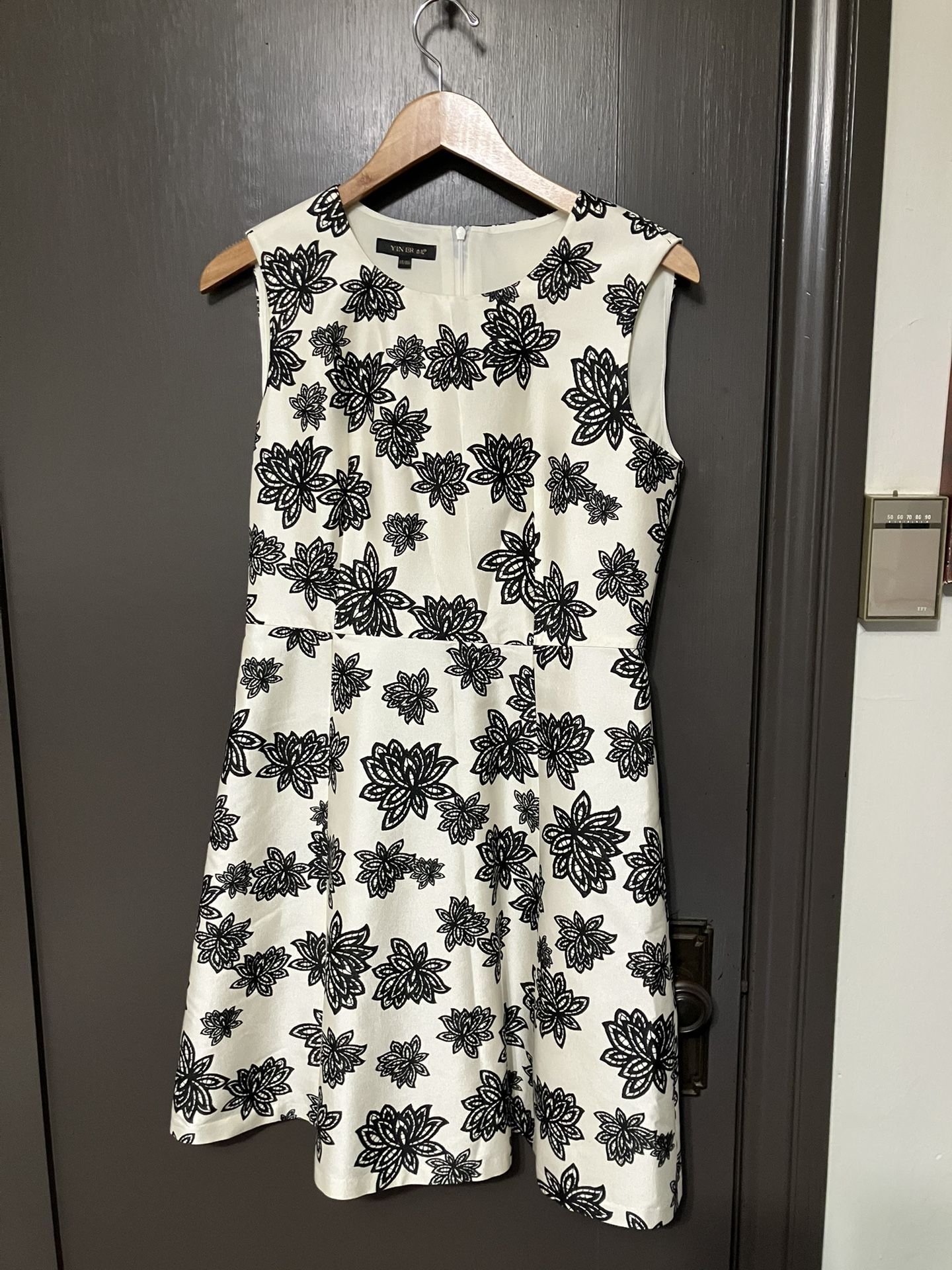 Elegant Black & White Floral Dress - YINER - Size 165/88A (M)