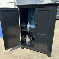 Bar Cabinet/ Coffee Bar With Pullout Table