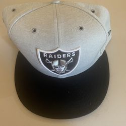 RAIDERS HAT LOT