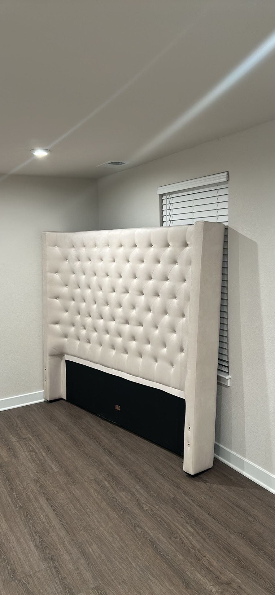 King Embroidered Bed ( Cream ) 