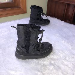 Nike snow boots 9c