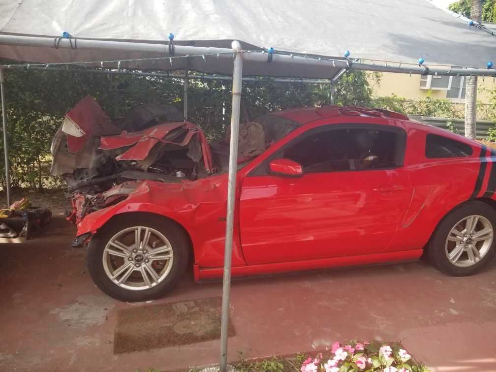 2013 Mustang 5.0 Selling for parts