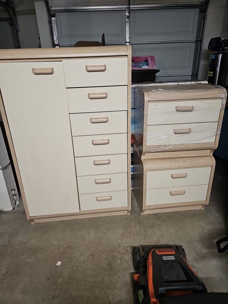 2 Night Stands And Dresser 80  Bucks. Great Condition