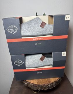 Men’s St. John's Bay Slippers Size 9M