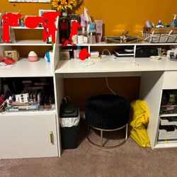 Vanity/ Makeup Desk (FREE)