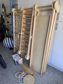 Avenlur Indoor Playset