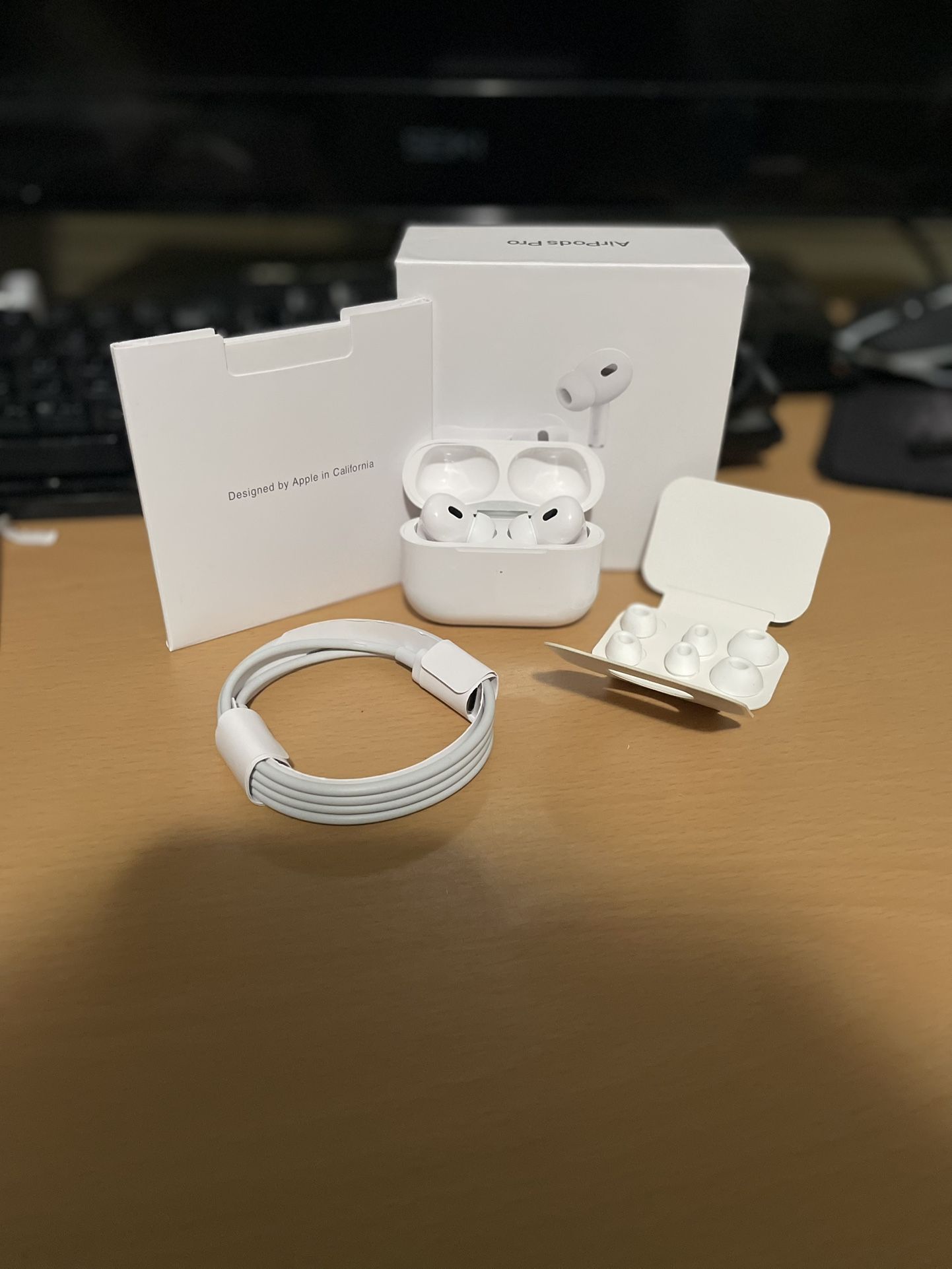 USB-C,Apple AirPods Pro 2nd Gen-ANC-Great Condition Wireless MagSafe Case