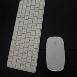Brand New Apple Keyboard + Mouse wirelesse