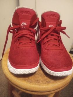 Nike LeBrons red and white size 10 1/2