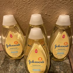 Johnson’s Baby 👶🏻 Head to Toe Wash 🧼 & Shampoo 16.9 oz Set of 4 Bottles