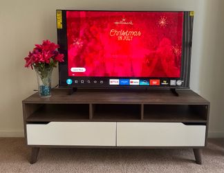 Hisense 50 inch class QD6 series - 4K QLED smart TV- Allstate 3 year protection plan included.