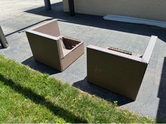 Outdoor love seat/chairs.