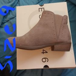 Boots And Slip On Flats