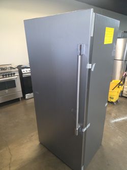 New Electrolux 19 Cu Ft Freezer 
