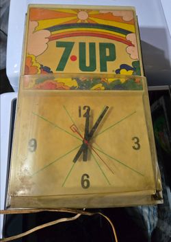 Vintage 7up Clock Light