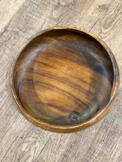 Classic round wooden calabash bowl 10”