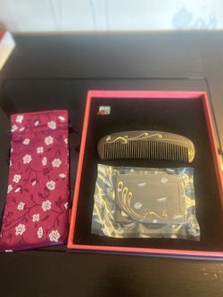 Brand New artesian wooden comb and mirror set