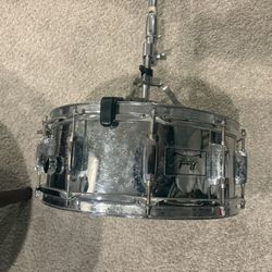  Pearl Snare Drum w/ Stand + Practice Pad