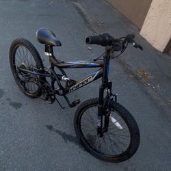 Shocker20 HYPER Mountain Bike 