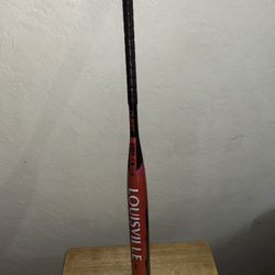 BRAND NEW LOUISVILLE QUEST SOFTBALL BAT 31” -12 CHECK OUT MY PROFILE FOR MORE GREAT ITEMS 